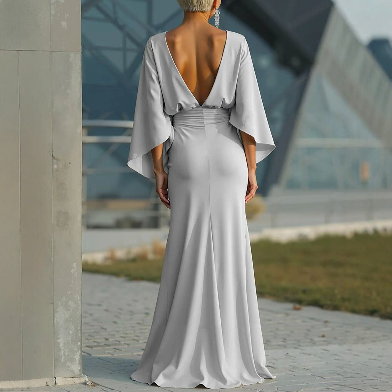 Elegantes, langes Plisseekleid mit offenem Rücken für Damen