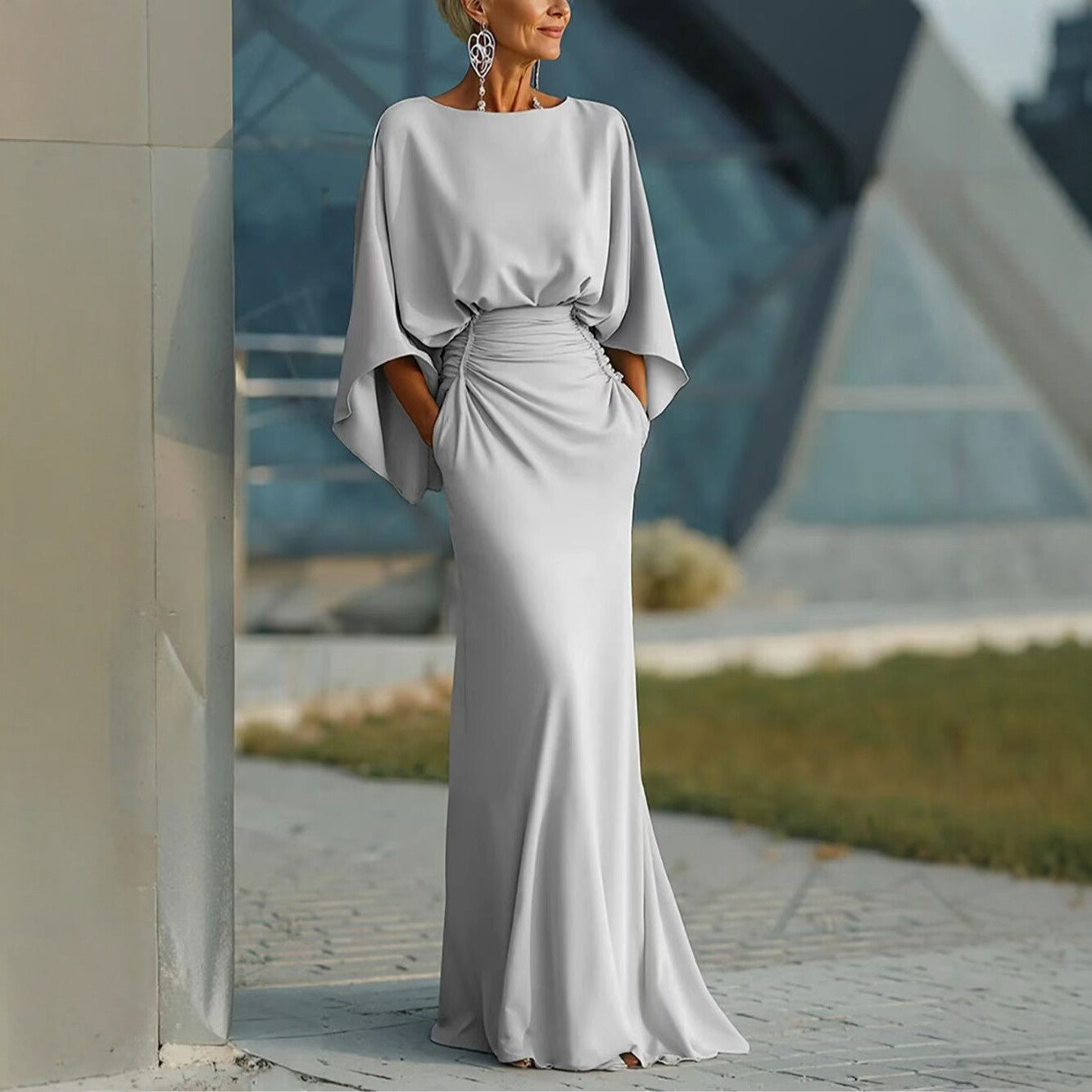Elegantes, langes Plisseekleid mit offenem Rücken für Damen