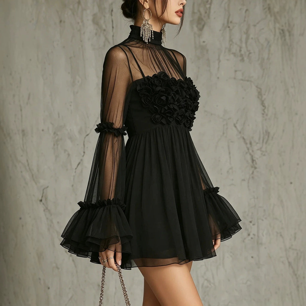 Transparentes Spitzenkleid mit Blumenstickerei, Stehkragen und ausgestellten Ärmel