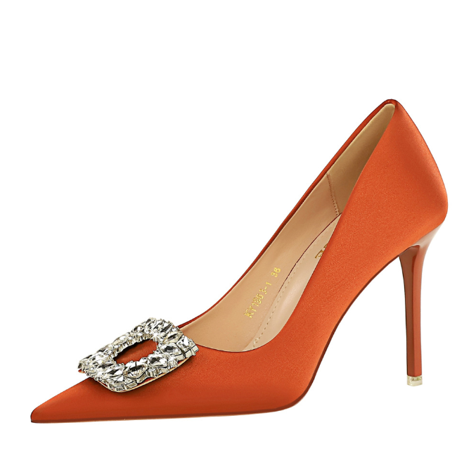 Satin-High-Heels mit Strass-Schnalle