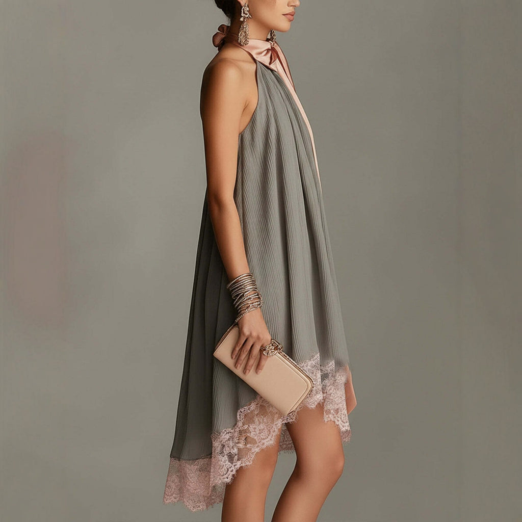 Langes, figurbetontes und schlankmachendes Damen-Maxikleid mit Muster und ohne Träger – ideal für den Urlaub