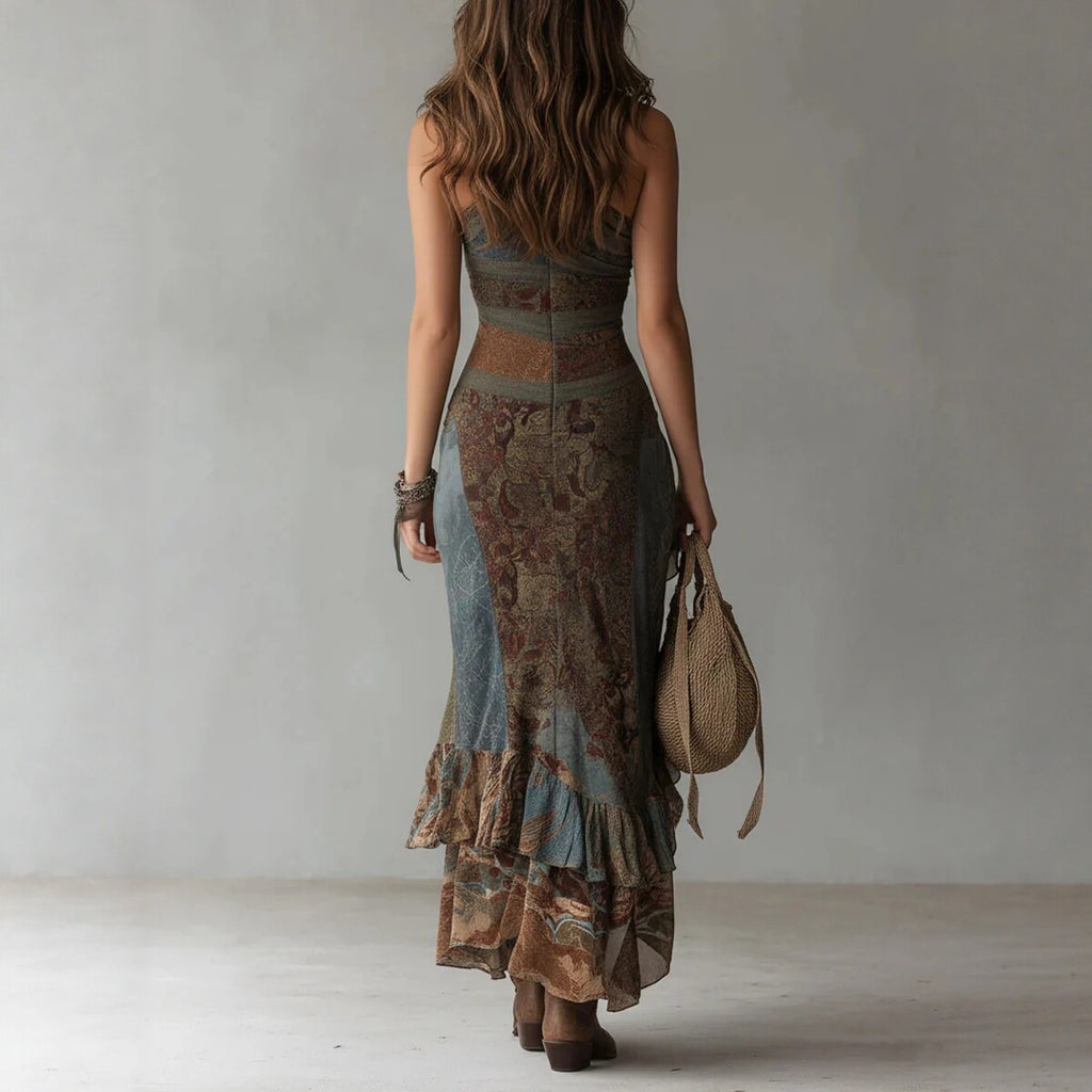 Langes, asymmetrisches Kleid im Retro-Patchwork-Print, figurbetont mit hohem Schlitz