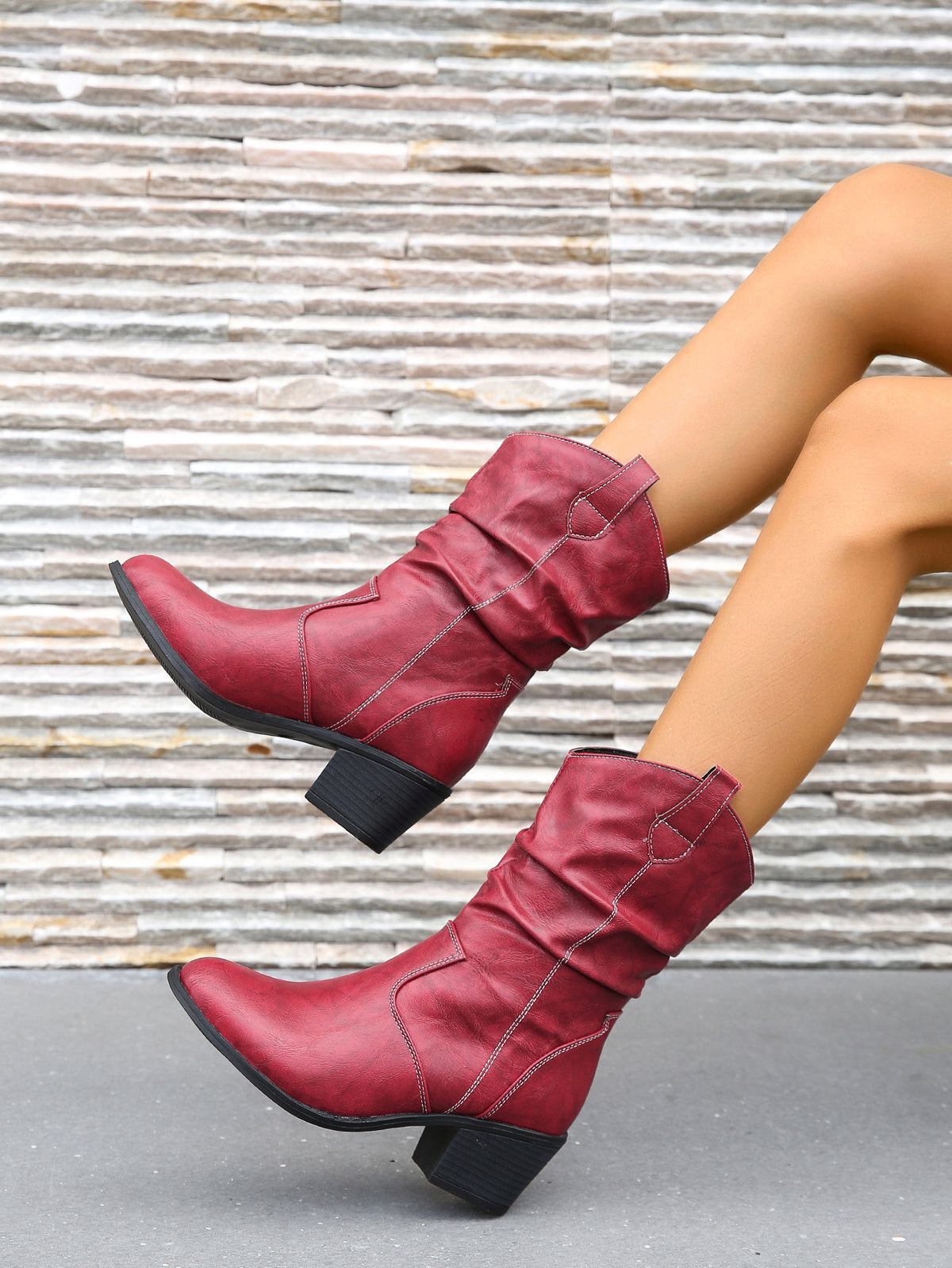 Damenstiefel mit Faltenoptik und Blockabsatz