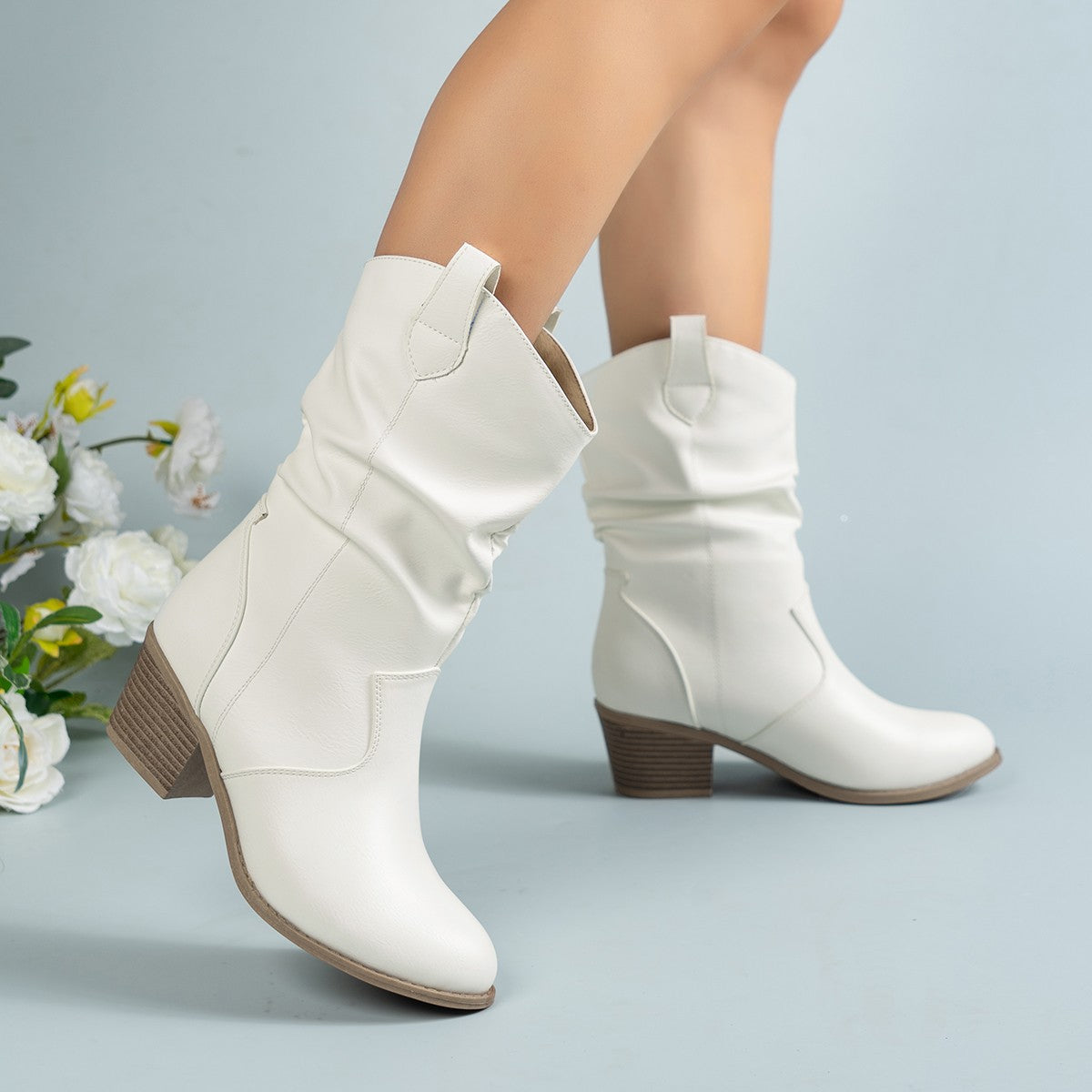 Damenstiefel mit Faltenoptik und Blockabsatz