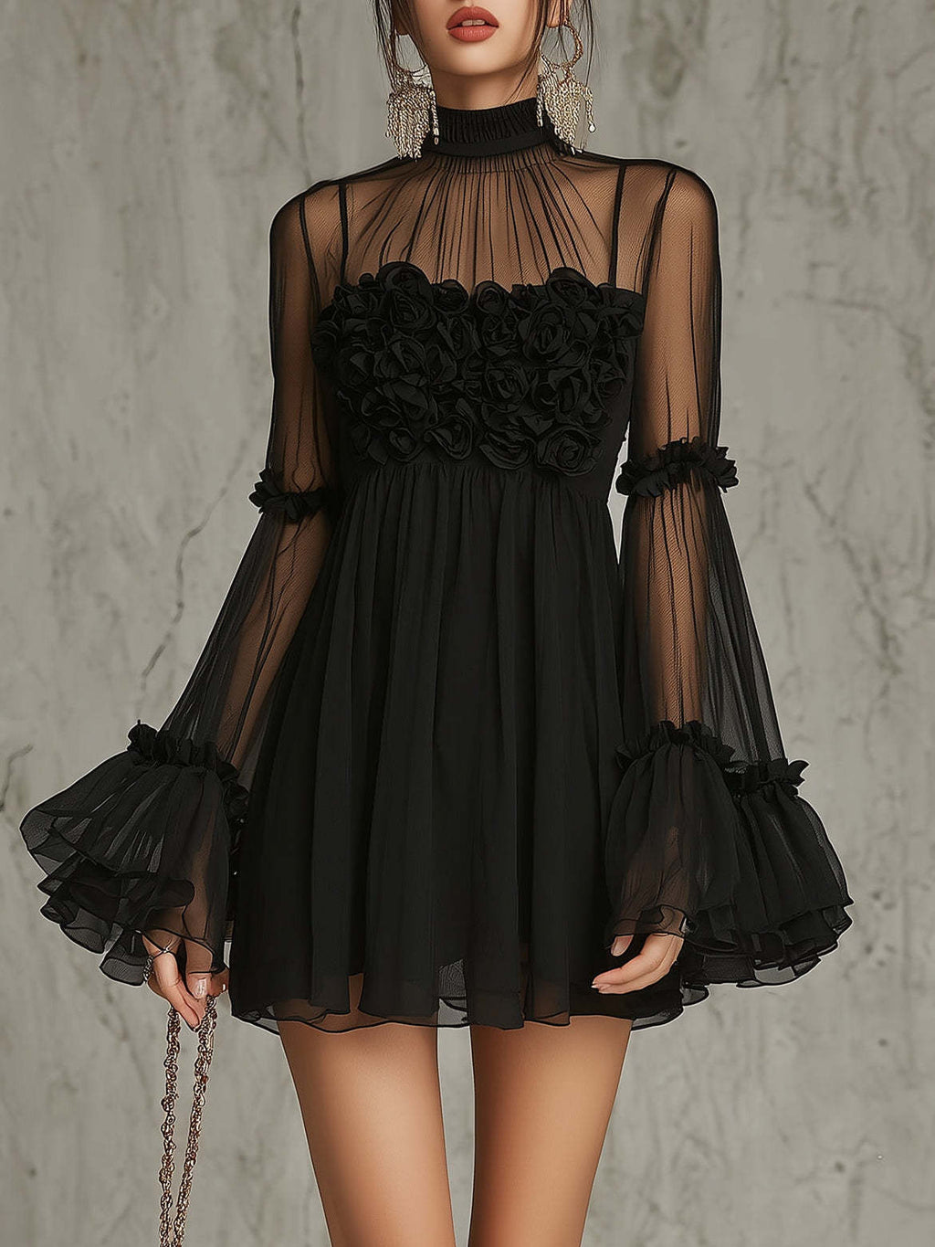 Transparentes Spitzenkleid mit Blumenstickerei, Stehkragen und ausgestellten Ärmel