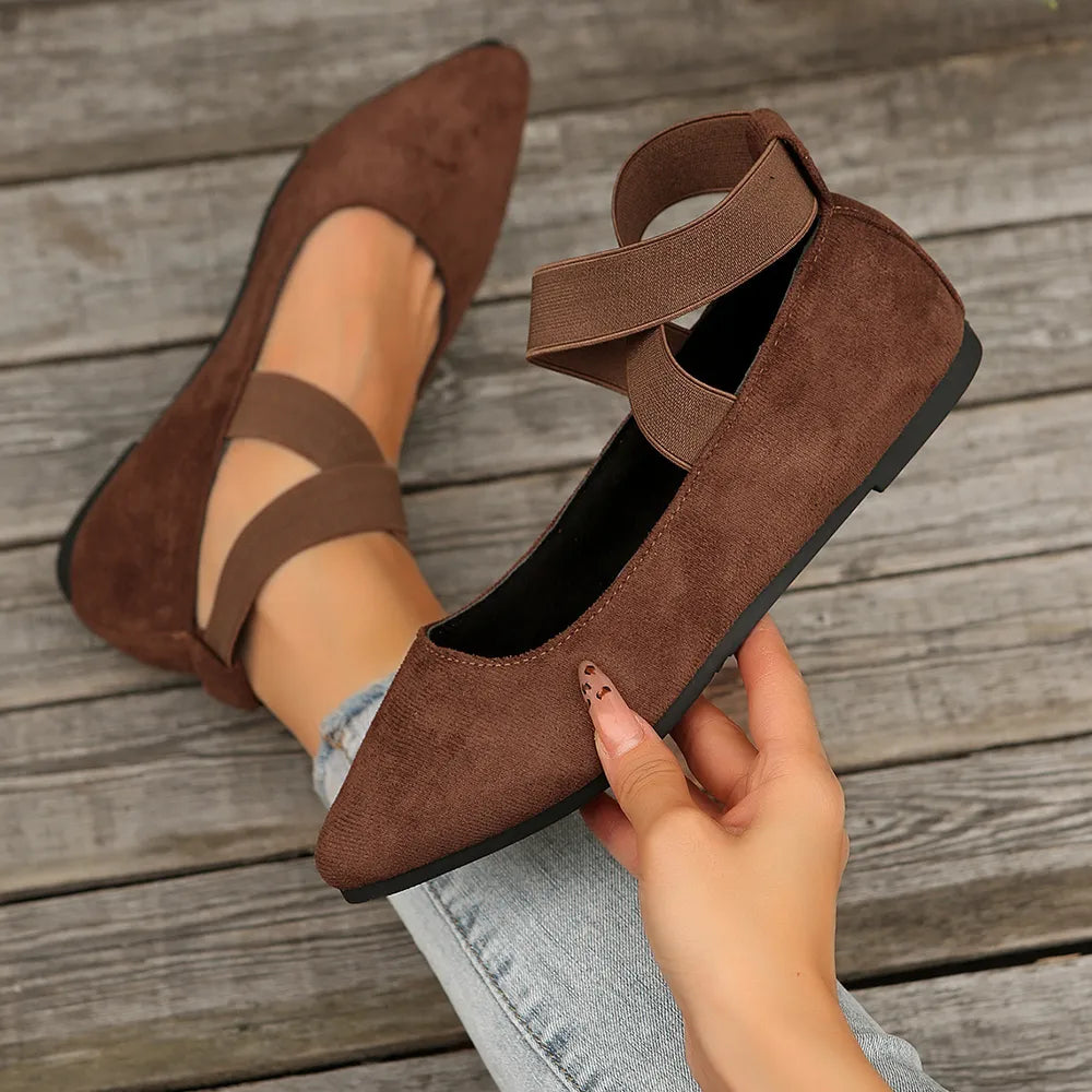 Spitze Slip-On-Ballerinas mit gekreuzten Riemen