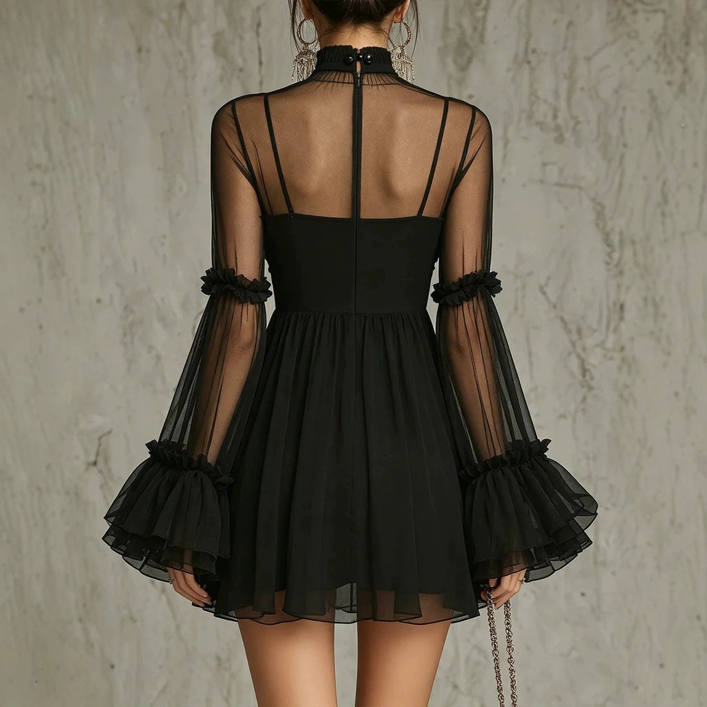 Transparentes Spitzenkleid mit Blumenstickerei, Stehkragen und ausgestellten Ärmel