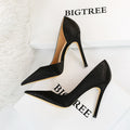 Elegante Satin-Pumps mit Stilettoabsatz und Schlangenmuster
