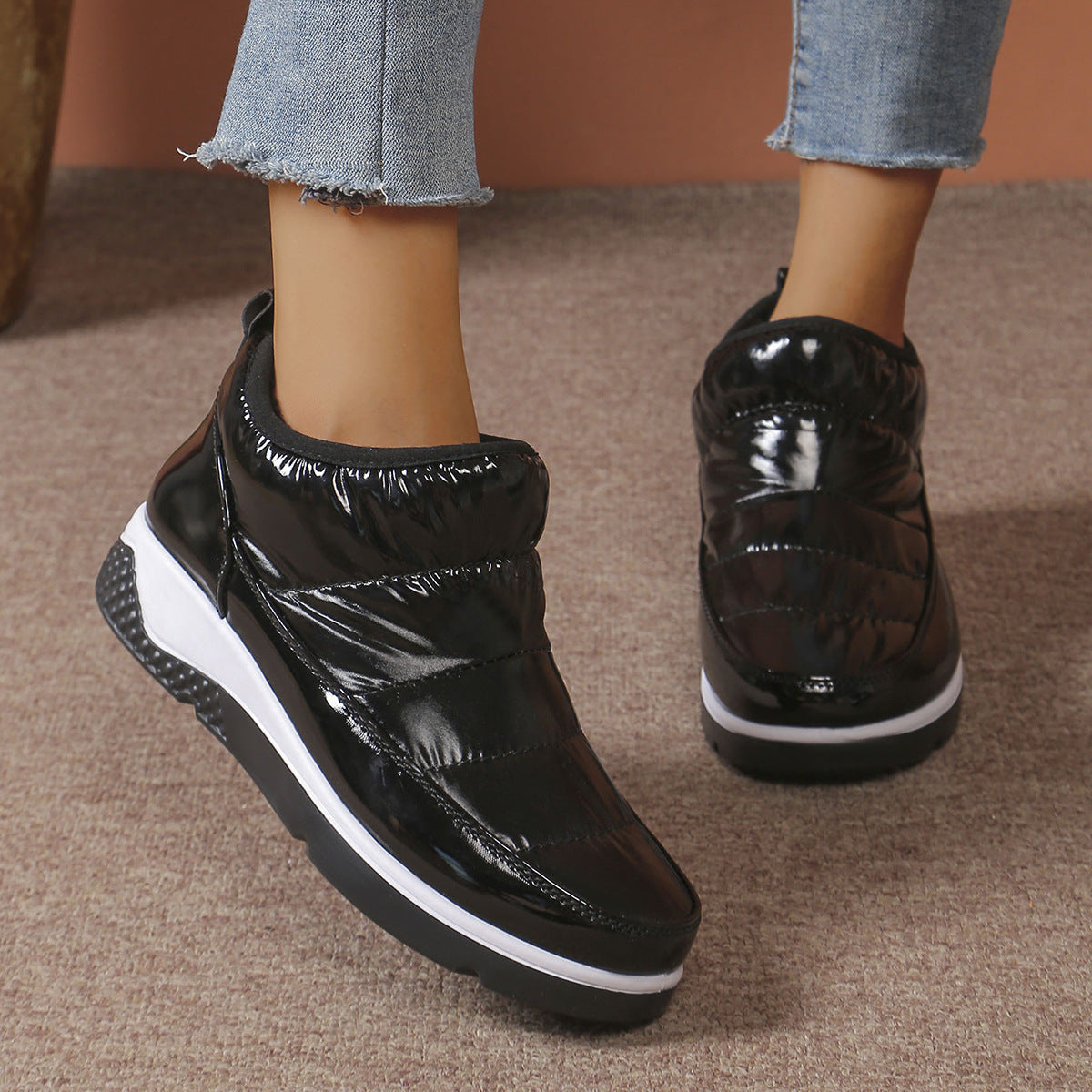 Kurze Damen-Winterstiefel mit warmem Baumwollfutter